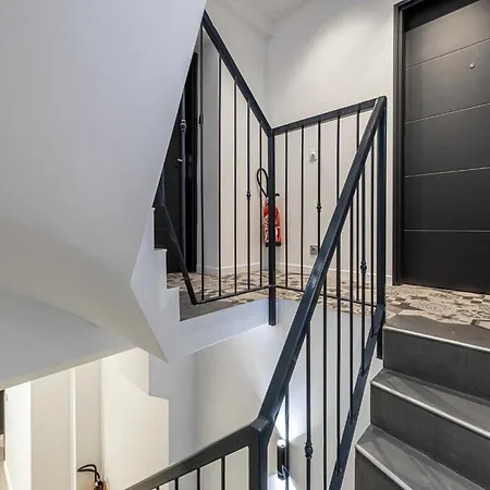 Apartment Bright Duplex-cannes Centre -mobility Lease *